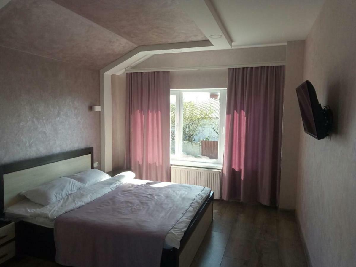 Willa Royal House Kamieniec Podolski Zewnętrze zdjęcie