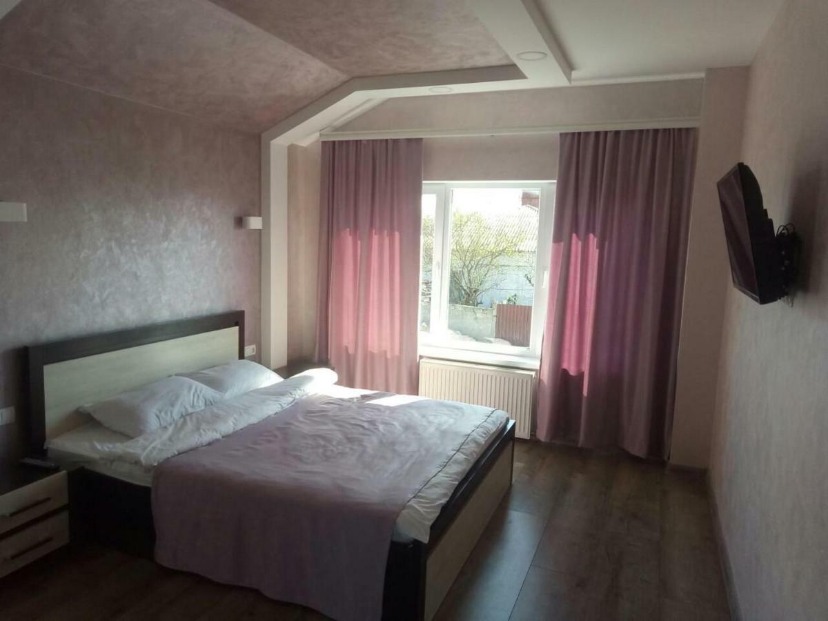 Willa Royal House Kamieniec Podolski Zewnętrze zdjęcie
