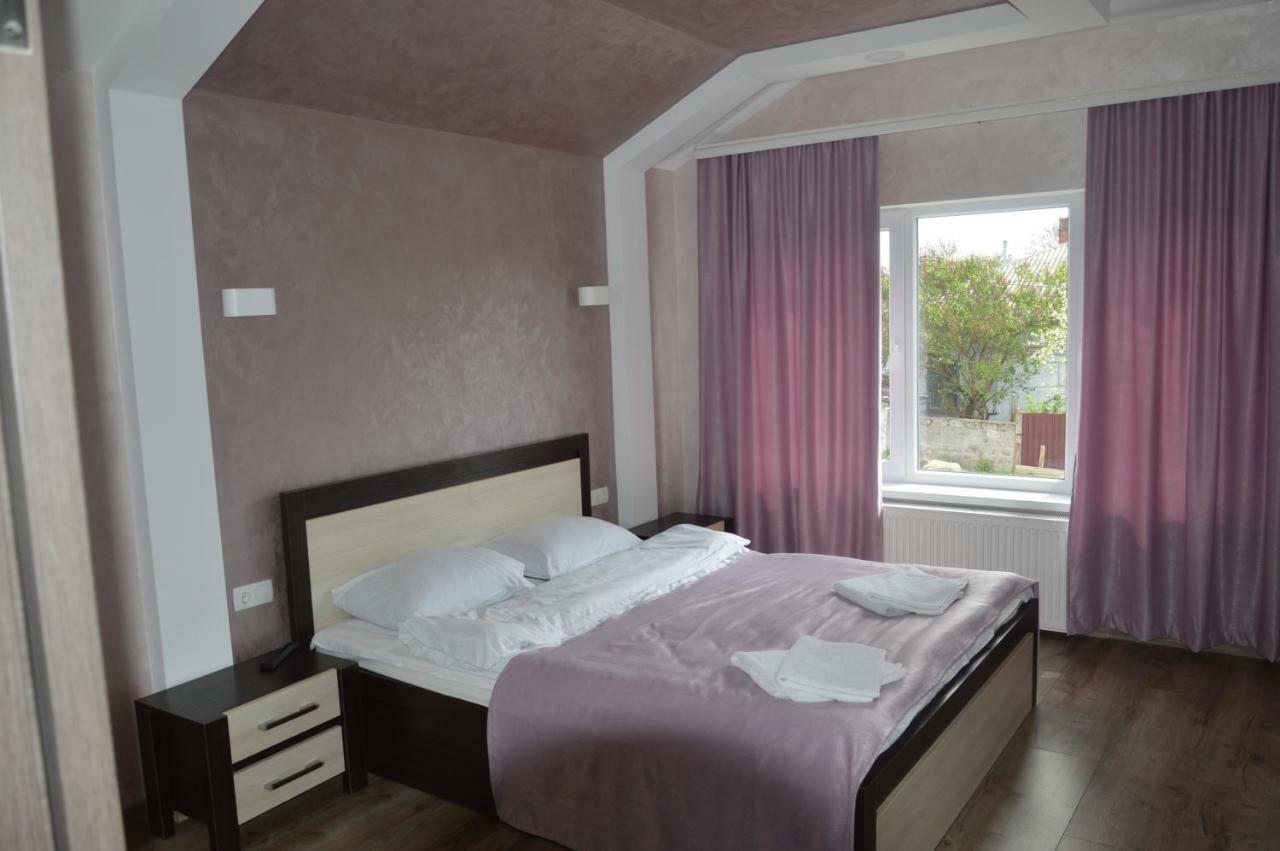 Willa Royal House Kamieniec Podolski Zewnętrze zdjęcie