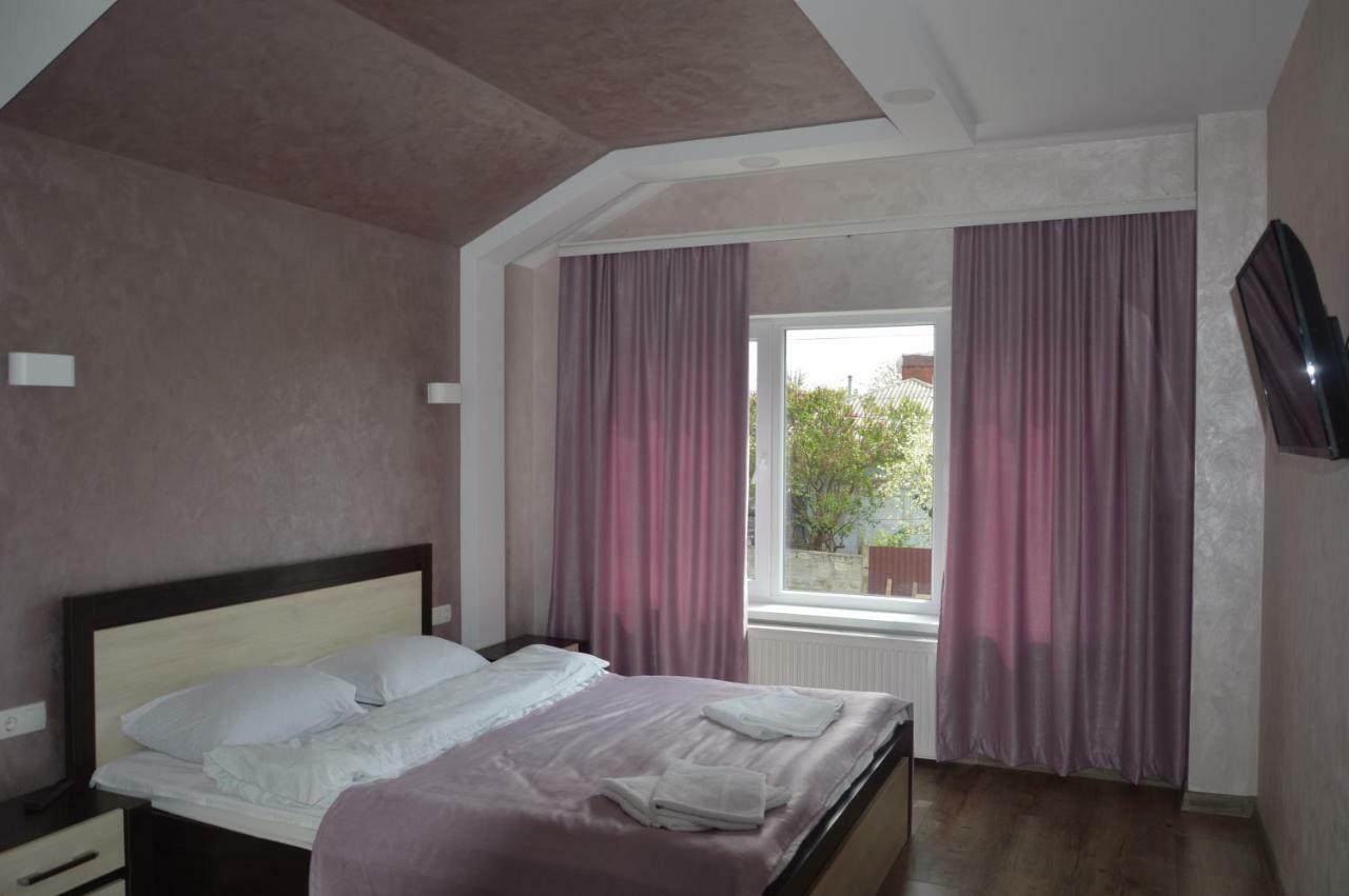 Willa Royal House Kamieniec Podolski Zewnętrze zdjęcie