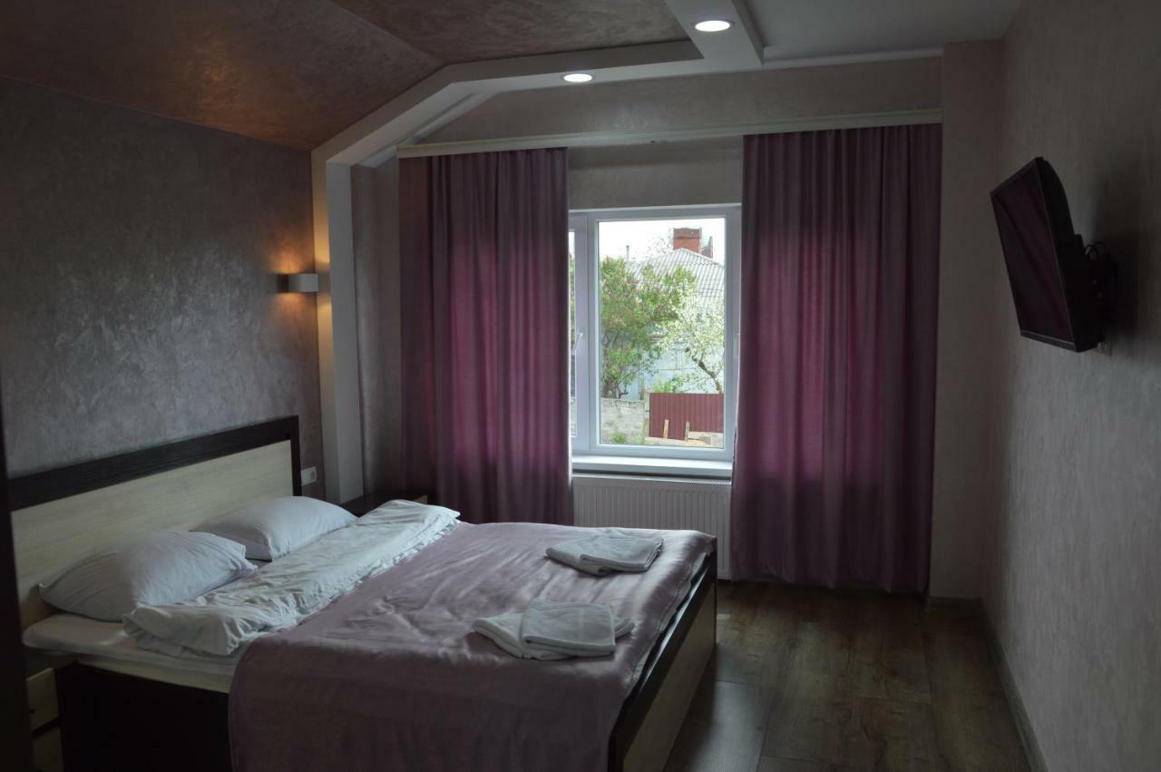 Willa Royal House Kamieniec Podolski Zewnętrze zdjęcie