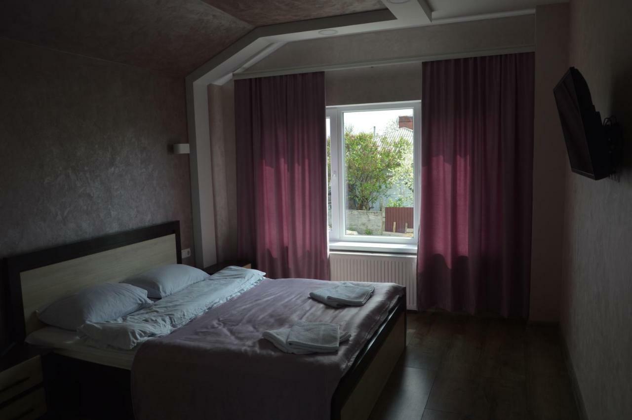 Willa Royal House Kamieniec Podolski Zewnętrze zdjęcie